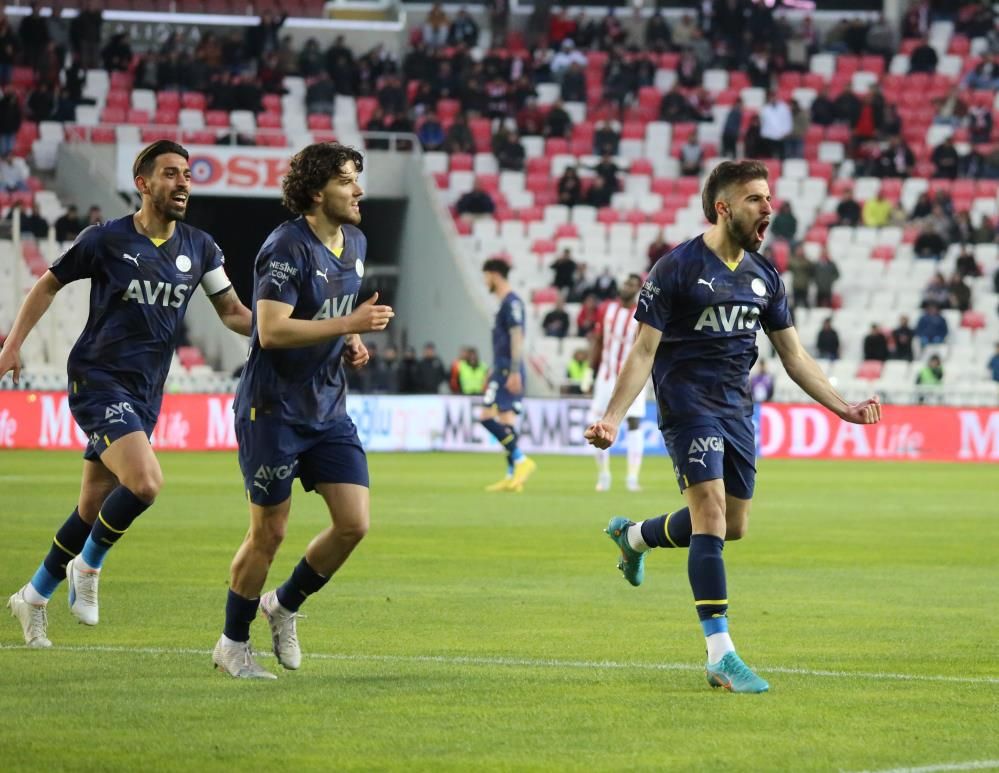Bir rekor transfer daha! Ferdi Kadıoğlu dünya devine gidiyor 1