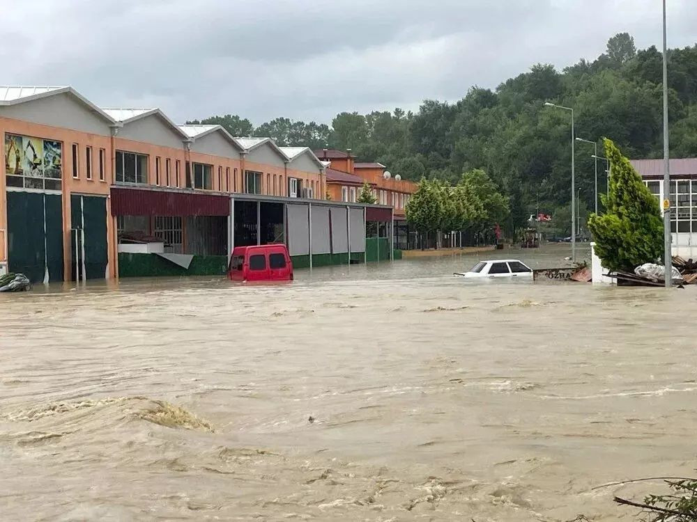 Meteoroloji alarma geçti! 13 kentte kuvvetli yağış ve fırtına bekleniyor: Sel ve su baskınlarına dikkat 1