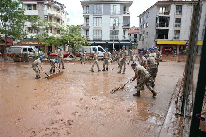 Bartın sular altında! Mehmetçik olay yerine desteğe geldi... 2