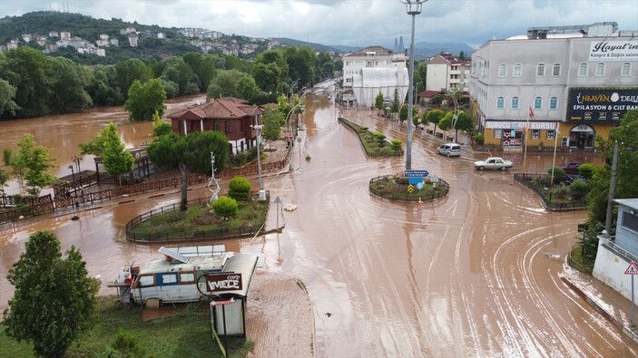 Bartın sular altında! Mehmetçik olay yerine desteğe geldi... 3