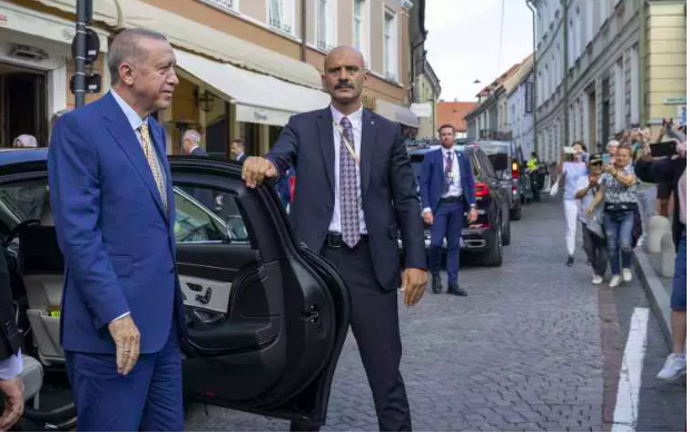 Litvanya'da Erdoğan sevgisi! İşte dikkat çeken kareler... 2