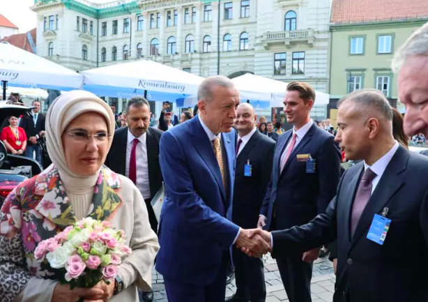 Litvanya'da Erdoğan sevgisi! İşte dikkat çeken kareler... 6