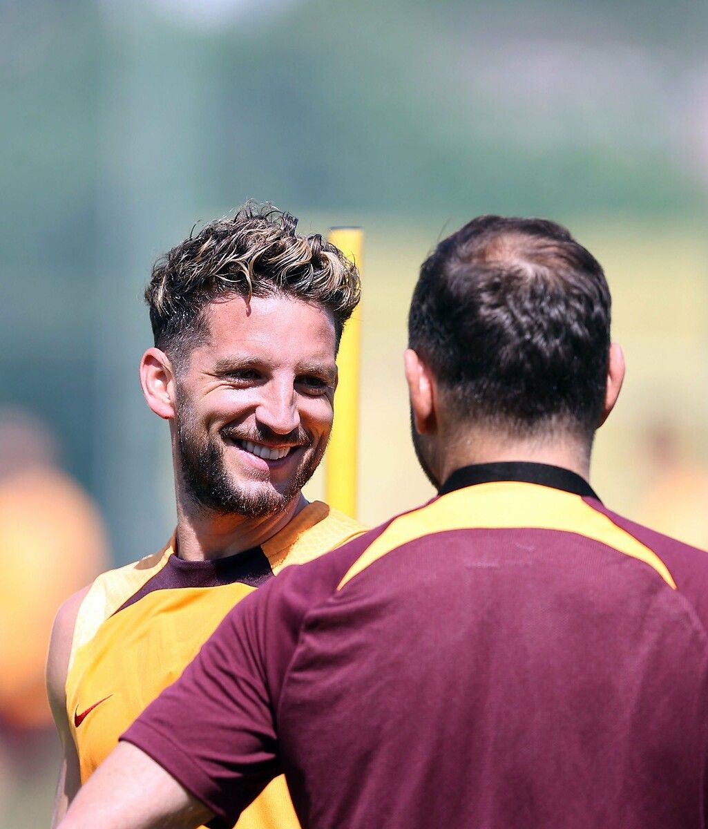 Galatasaray'ın süper yıldızı Mertens'e çılgın teklif 11