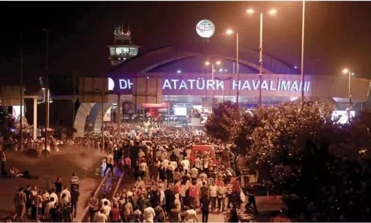 15 Temmuz demokrasi zaferi! İşte unutulmayacak fotoğraflarla hain darbe girişimi gecesi... 15