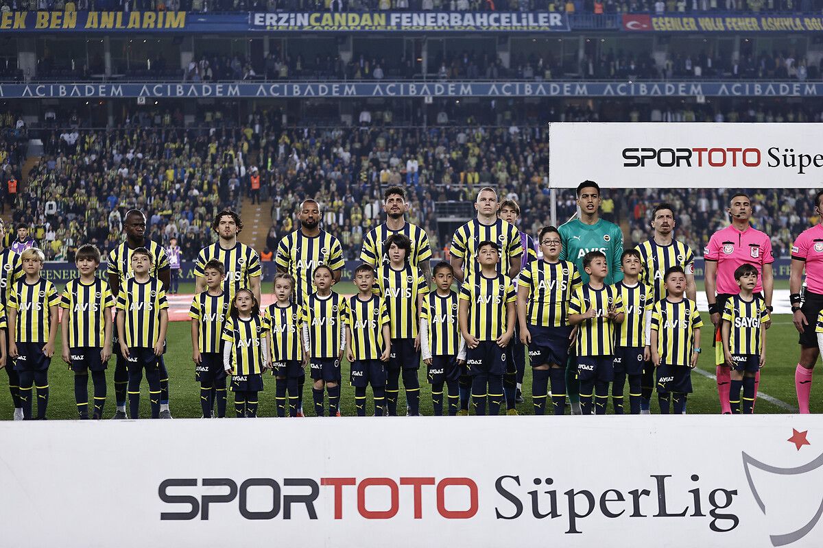 Fenerbahçe'de bir ayrılık daha! Attila Szalai'nin yeni takımı... 3