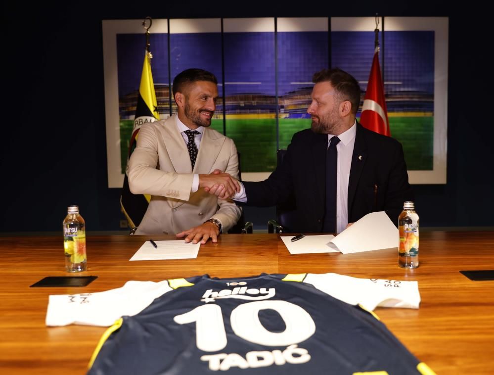 Fenerbahçe'den Beşiktaş'a bir darbe daha! Premier Lig'in muhafızı... 3