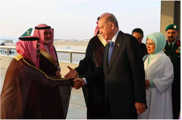 Cumhurbaşkanı Erdoğan Suudi Arabistan’da! İlk kareler 2