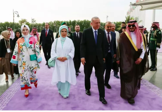 Cumhurbaşkanı Erdoğan Suudi Arabistan’da! İlk kareler 3
