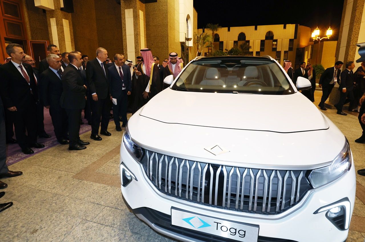 Cumhurbaşkanı Erdoğan'dan Suudi Arabistan Veliaht Prensi Selman'a TOGG sürprizi! 2