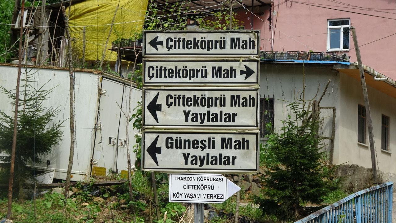 Trabzon'da kafa karıştıran tabela: Görenler ne yapacağını şaşırıyor 5
