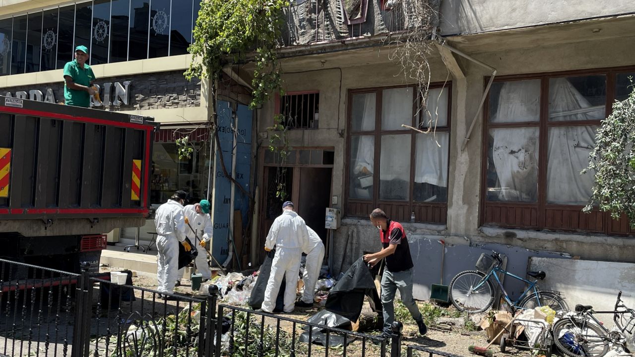 Bu sefer ki çöp ve vakası başka bir boyutta: 14 kamyon çöp 7