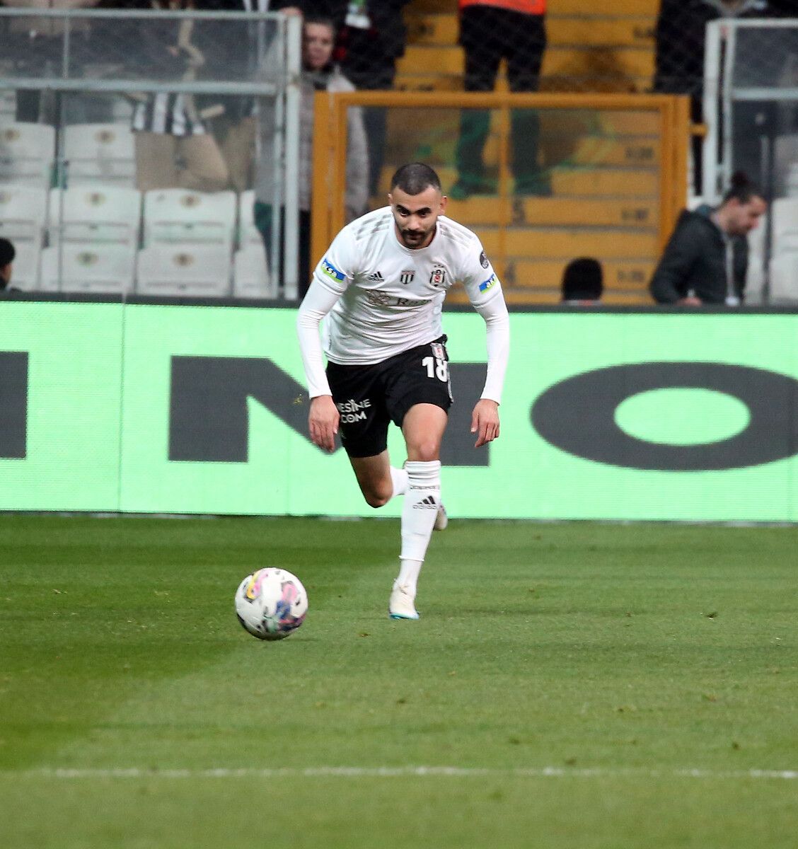 Rachid Ghezzal yuvadan uçuyor! Beşiktaşlılar şokta 3