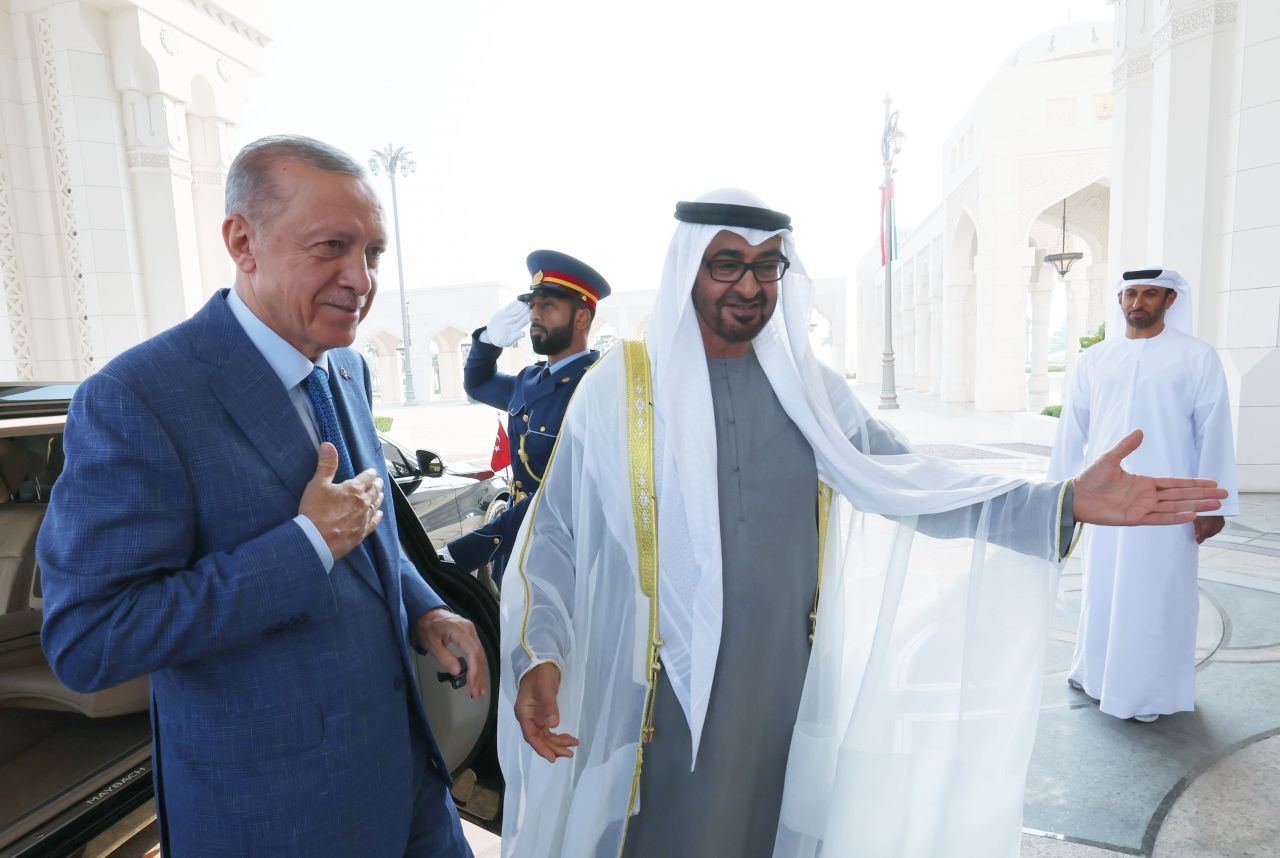 Cumhurbaşkanı Erdoğan, Birleşik Arap Emirlikleri’nde! Körfez turunda üçüncü durak 2