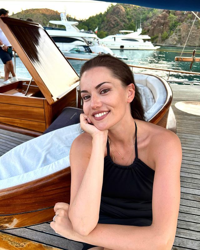 Fahriye Evcen'in tatil pozu olay oldu! Yüzündeki değişim dikkat çekti 5