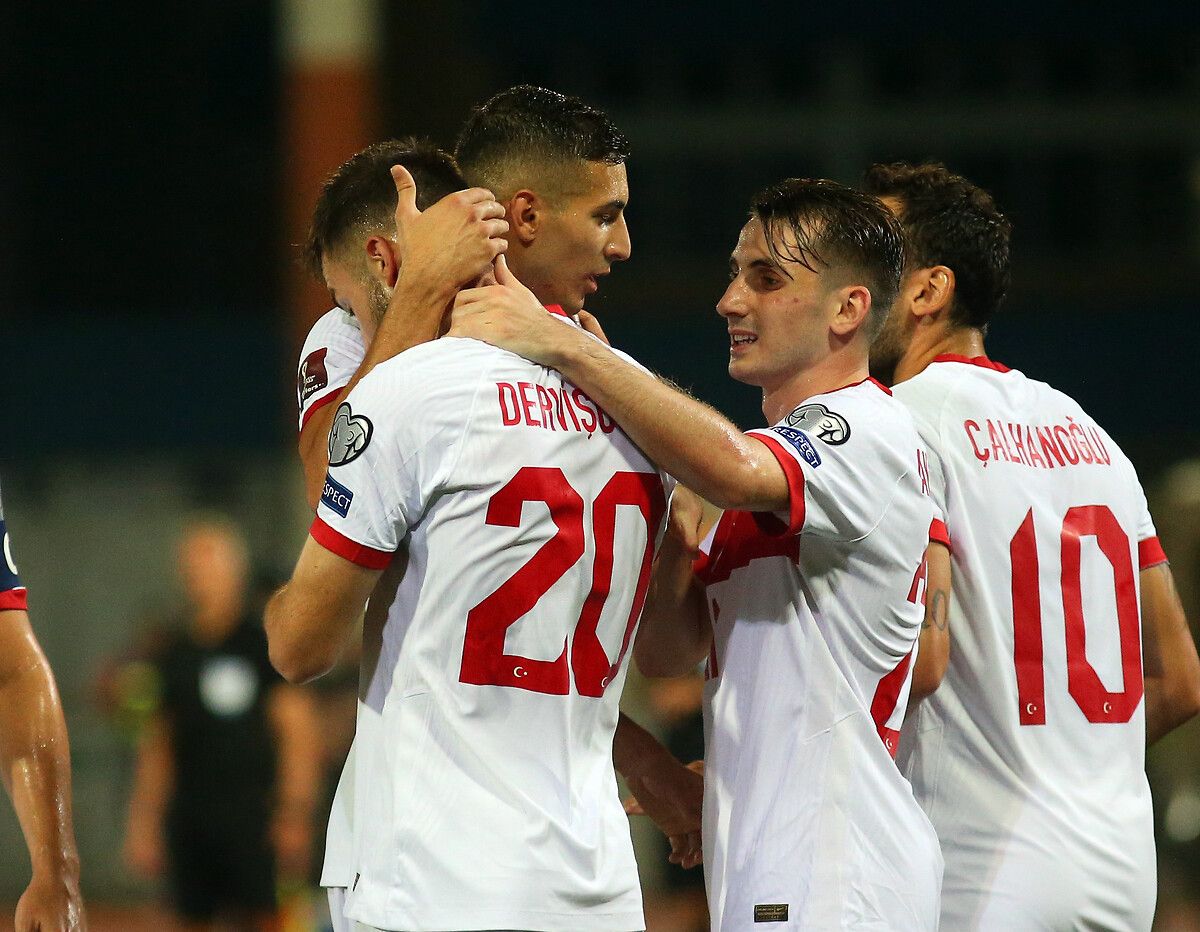 Milli futbolcu Mert Müldür seçimini yaptı! Transferi duyurdular... 5