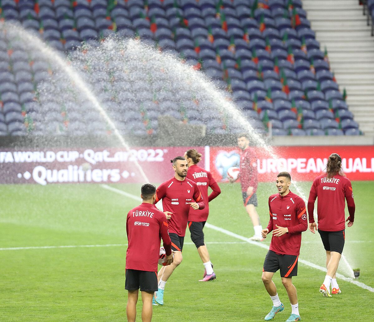 Milli futbolcu Mert Müldür seçimini yaptı! Transferi duyurdular... 11