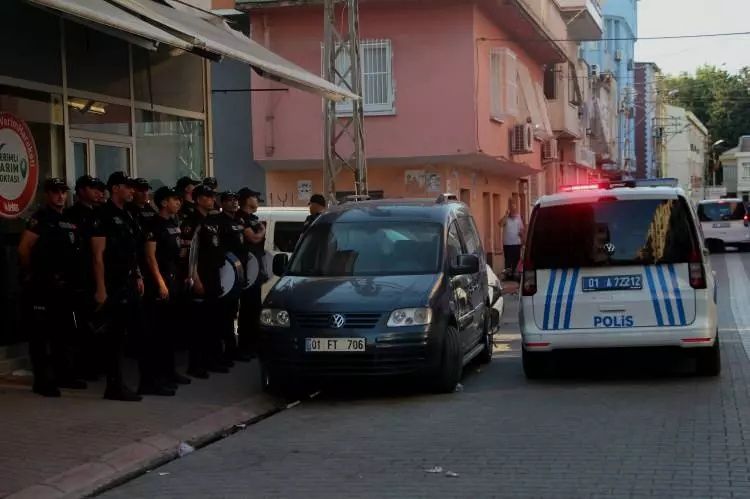 Bıçaklı saldırıda öldürülen HÜDA PAR'lı Sacit Pişgin'in cenazesi defnedildi! Ömer Çelik de katıldı... 8