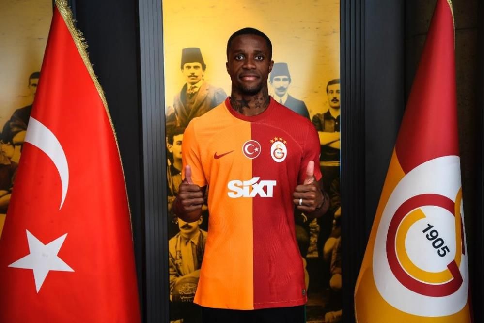 Icardi beklenirken Cimbom'a Zaha'dan sonra bir yıldız daha... 19