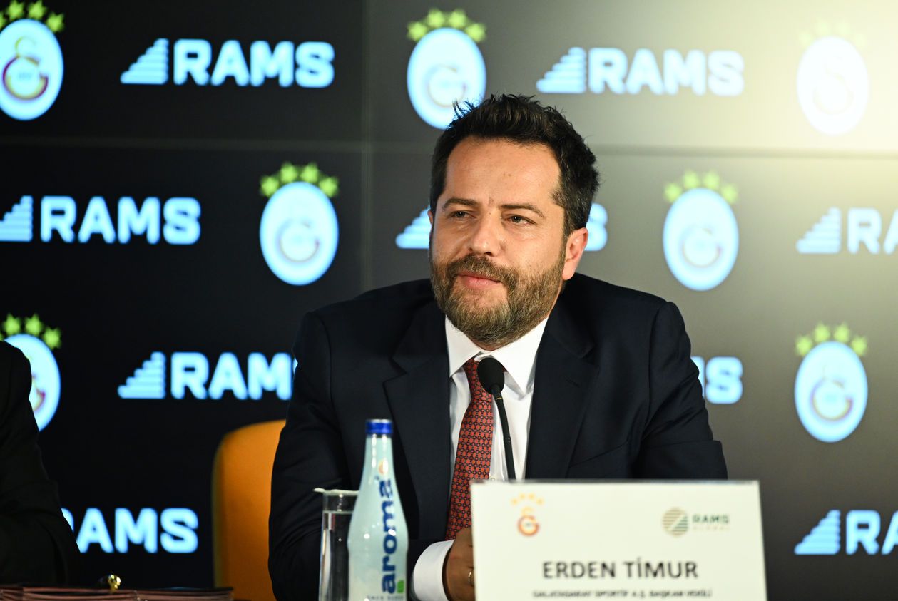 Erden Timur, Fred transferini bitirmek için İngiltere'ye uçtu! Bir yıldız daha geliyor 3