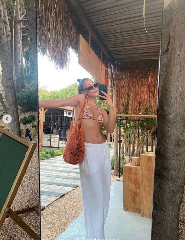 Şampiyonluk sonrası tatil keyfi: Milli voleybolcumuz Hande Baladın'dan bikinili pozlar 4