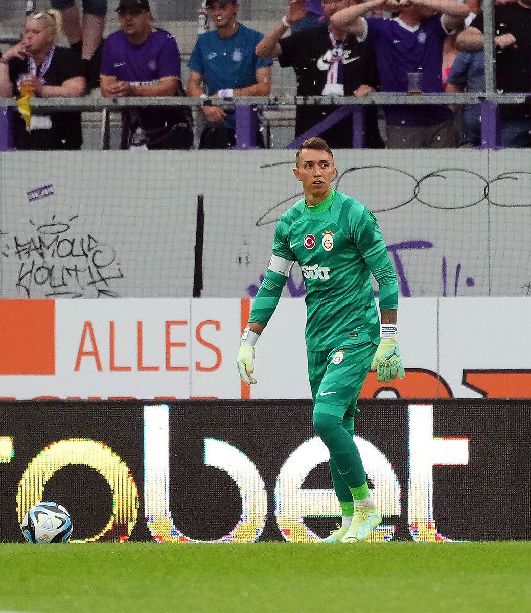 Galatasaray'da şok gelişme! Muslera'nın transferini duyurdular 6