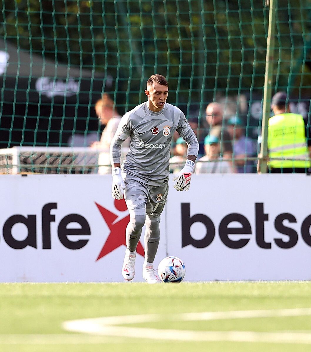 Galatasaray'da şok gelişme! Muslera'nın transferini duyurdular 11