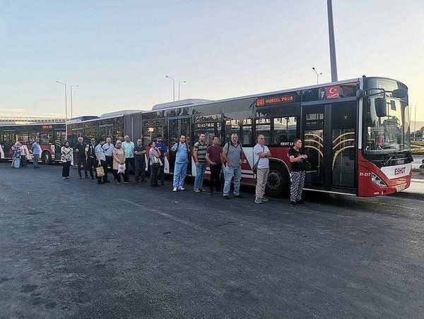 İzmir'deki grev ikinci gününde: Vatandaşlar CHP'li Tunç Soyer'e isyan ediyor! 4