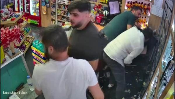 Esenyurt'taki tekel bayi vahşetinde çarpıcı gelişme! Baba hakkında şok iddia: Adliyeye sevk edildi! 4