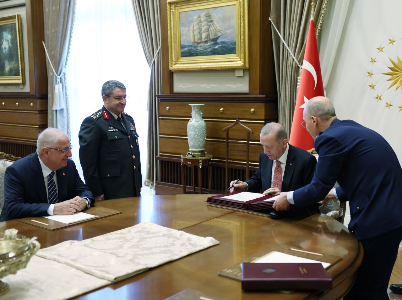 YAŞ kararlarının ardından Cumhurbaşkanı Erdoğan'dan ilk açıklama: Hayırlara vesile olmasını diliyorum... 1