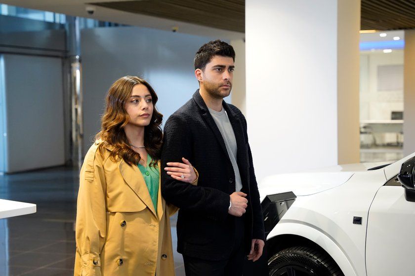 Hepsi birbirinden ünlü! Dizilerin favori çiftlerinin bölüm başına kazandığı ücret dudak uçuklattı: İşte en çok kazanan ikili 2