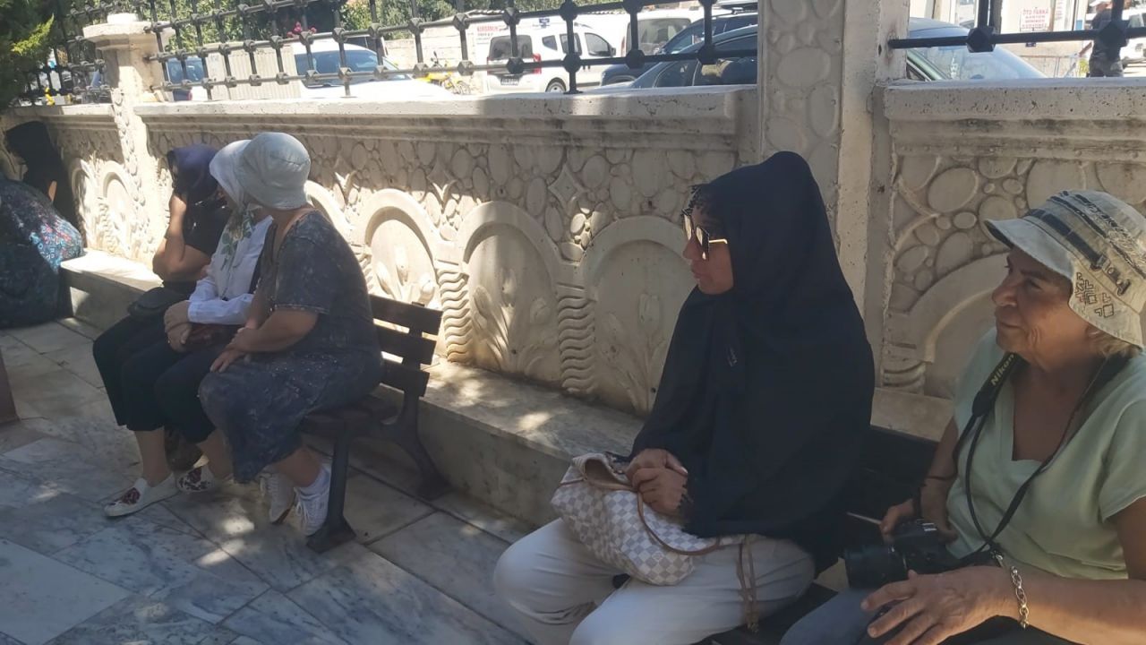 Oryantal Asena'nın acı günü! En yakınını toprağa verdi 3