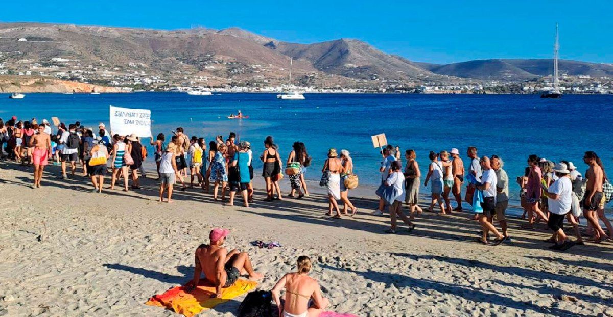 Şezlong mafyasına isyan: Sahilleri işgal eden mafyanın fahiş fiyatlarına karşı 'havlu hareketi' başlatıldı! 3