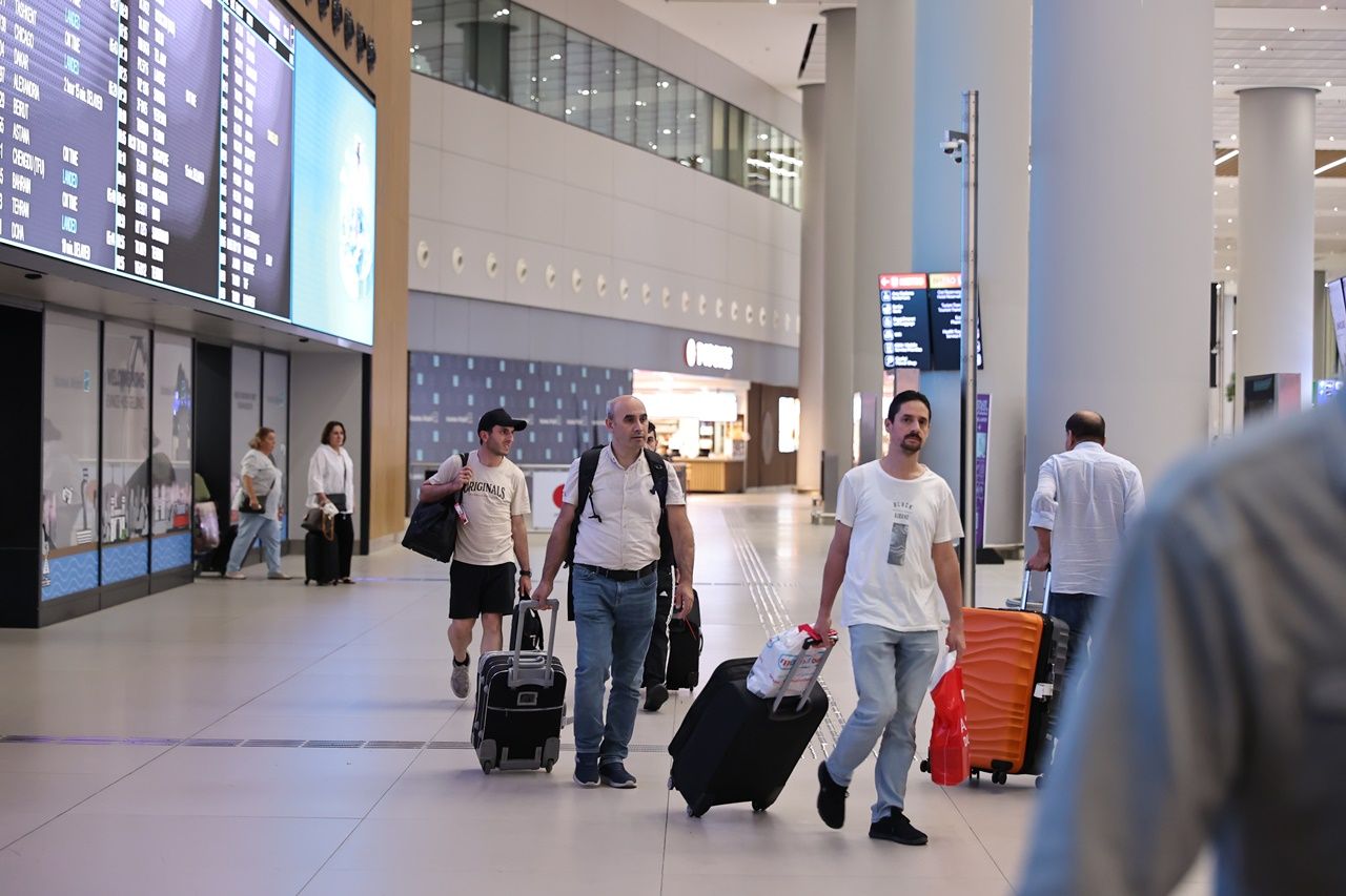 Nijer'de askeri darbe! Hava sahası kapatılmıştı: Ülkede mahsur kalan Türk vatandaşları İstanbul'a getirildi 3