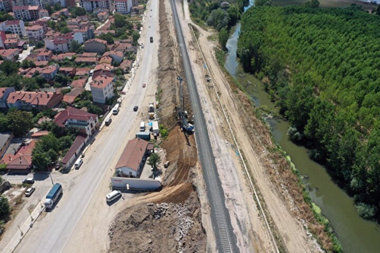 Hızlı tren çalışmaları sürüyor! Halkalı - Kapıkule arası 1 saat 35 dakikaya iniyor 3