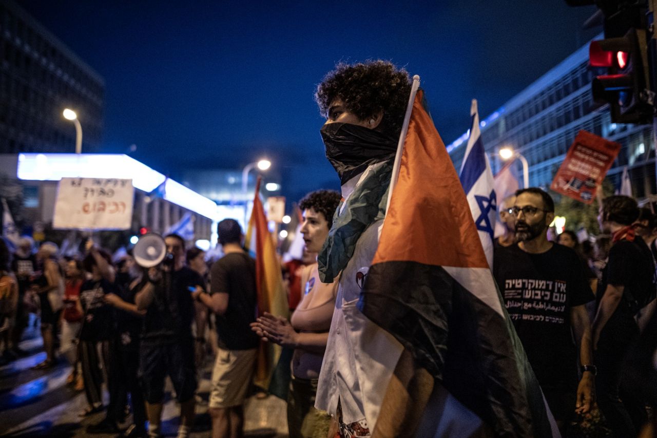 İsrail'de binlerce kişi yine sokaklarda! Öfke dinmiyor 8