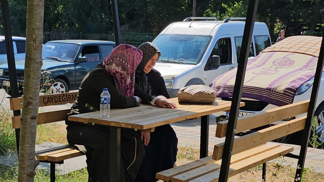 Türkiye bu olayı konuşuyor: Her satırı kan dondurdu! Annesini ve anneannesi baltayla parçaladı! Uzuvlarını camdan dışarı attı 4