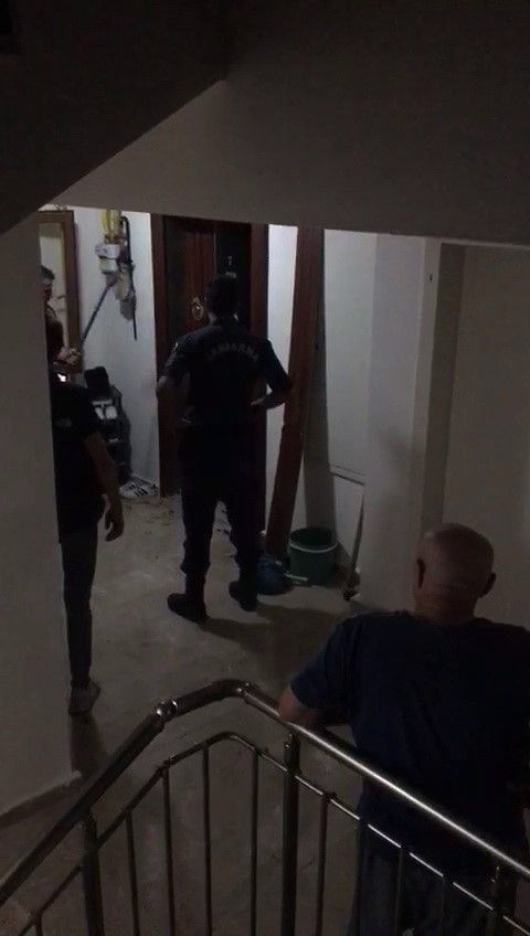 Türkiye bu olayı konuşuyor: Her satırı kan dondurdu! Annesini ve anneannesi baltayla parçaladı! Uzuvlarını camdan dışarı attı 8