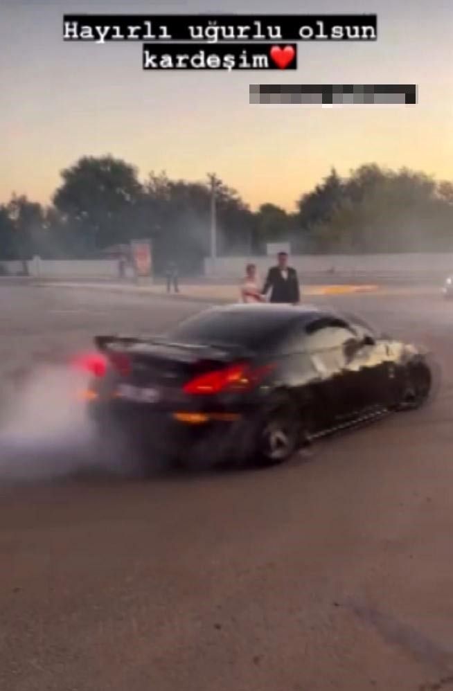 Trafik magandasından 'pes' dedirten olay! Gelin ve damadın etrafında lüks aracıyla drift attı! Onlarca kişinin canını hiçe saydı 3
