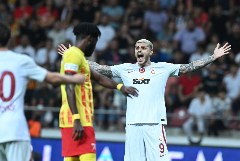 Galatasaray'da Okan Buruk; Yunus Akgün, Morutan, Yusuf Demir, Midtsjö ve Dubois'in hesabını kesti 10