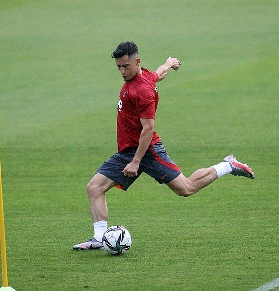 Erden Timur'un 15 milyon euro'ya transfer ettiği Zaniolo 27+3 milyon euro karşılığında Aston Villa'ya imza attı 12