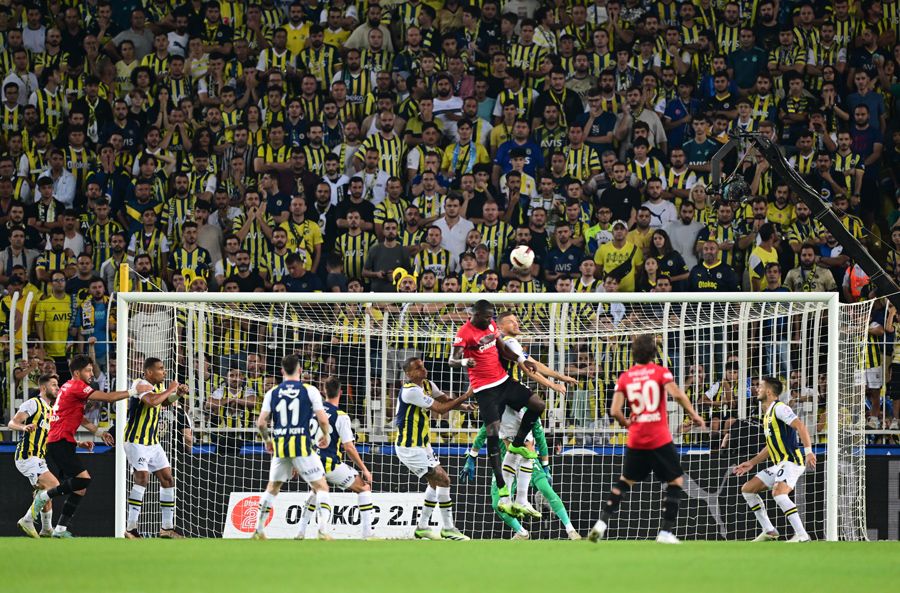 Crespo, ve Batshuayi ipleri kopardı iki yıldız Fenerbahçe'den ayrılma kararı aldı 8
