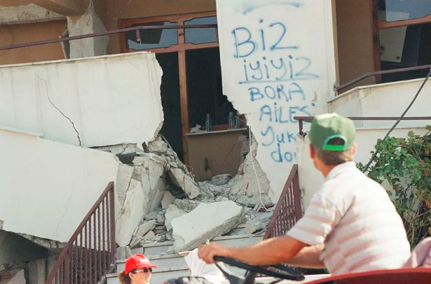 Asrın felaketinin üzerinden 24 yıl geçti! 4