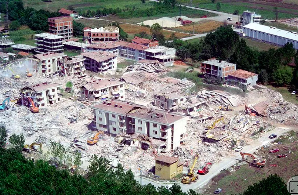 Asrın felaketinin üzerinden 24 yıl geçti! 6