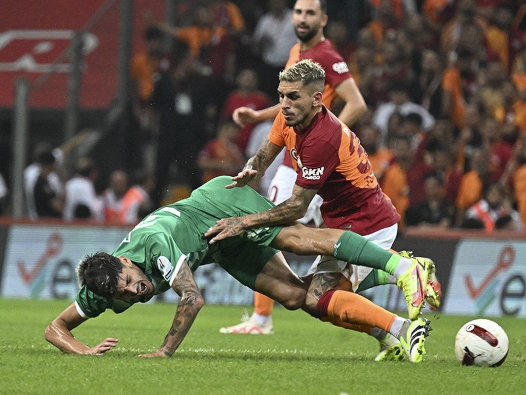 Galatasaray'da Torreira'nın derdi ortaya çıktı! Boşu boşuna kırmızı görmemiş 5