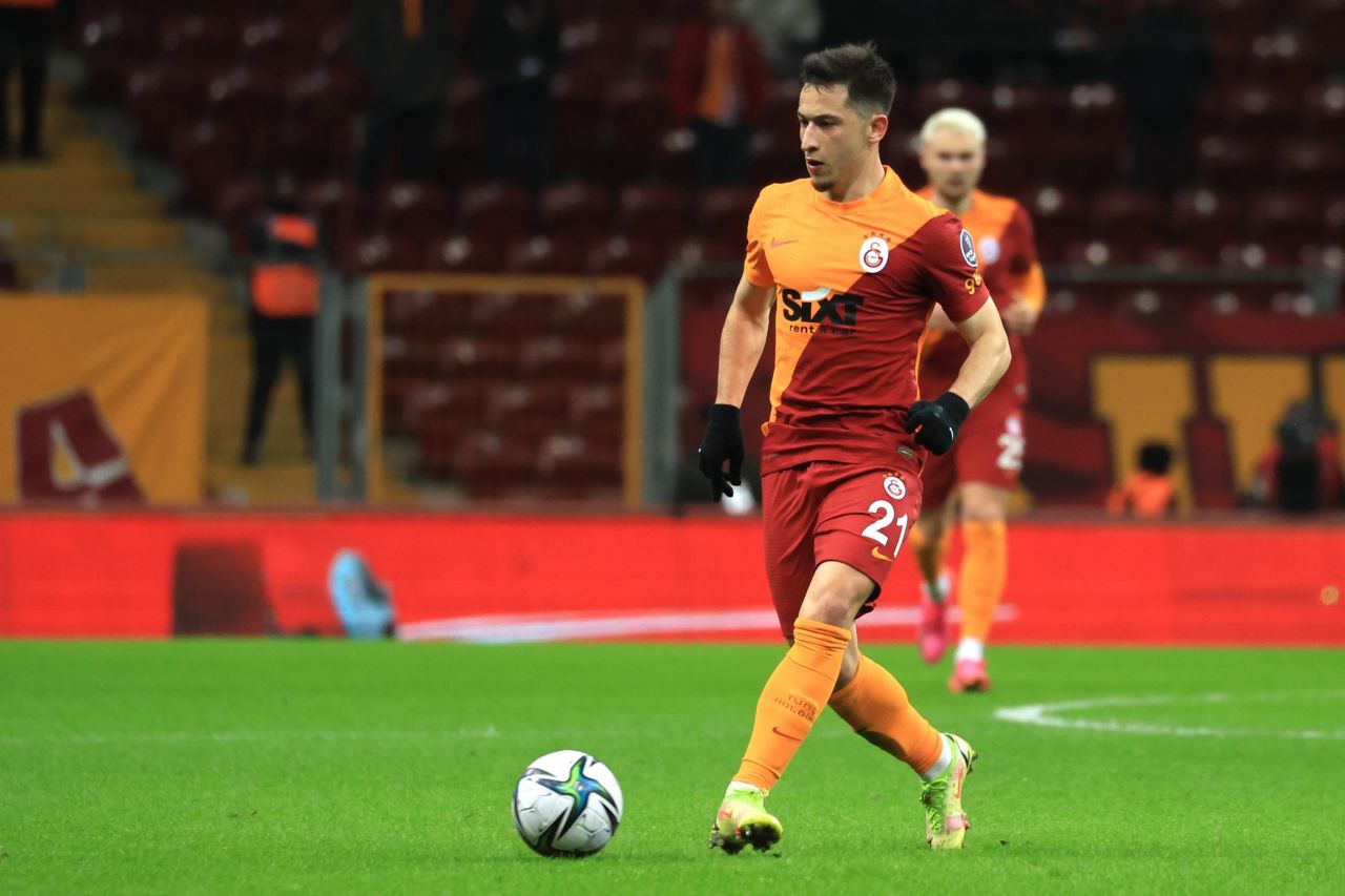 Okan Buruk İtalya'ya damga vuran oyuncusunu Tolunay Kafkas'ın yanına gönderdi 11