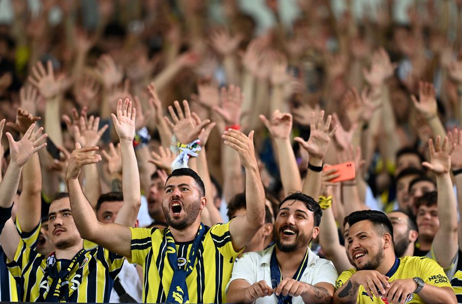 Rıdvan Dilmen, Okan Buruk'la el sıkışıp Fenerbahçe'ye transfer olan yıldızı duyurdu 5