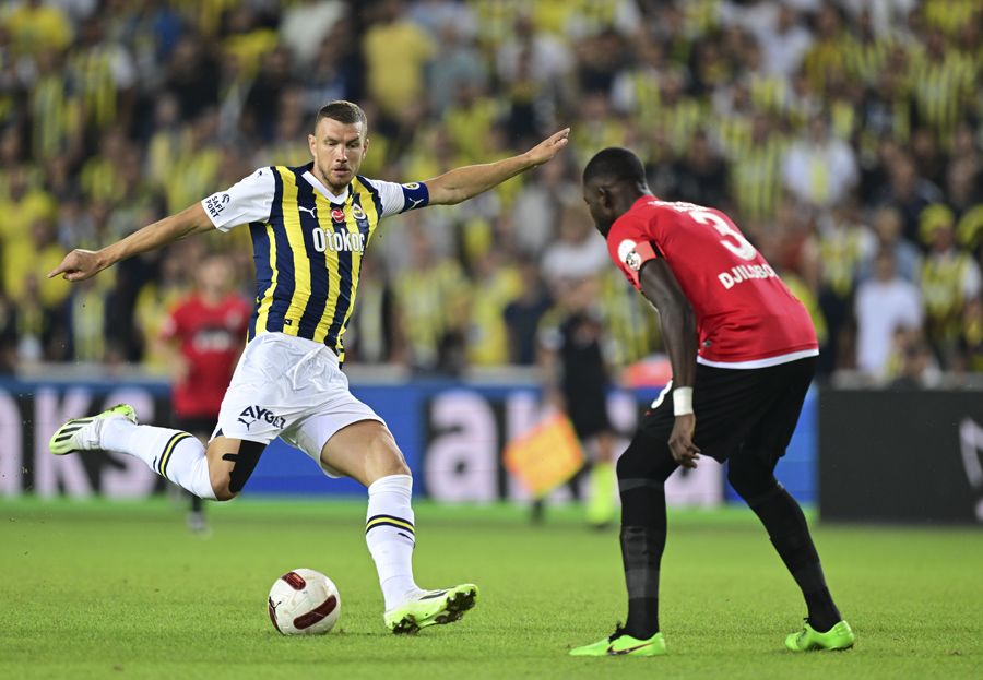 Ali Koç Samandıra'da 'maaş' krizi çıkan futbolcunun hesabını kesti: Hemen kendine yeni bir kulüp bul 3