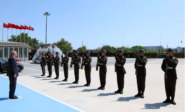 Cumhurbaşkanı Erdoğan Macaristan'da! Dikkat çeken kareler 5