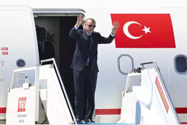 Cumhurbaşkanı Erdoğan Macaristan'da! Dikkat çeken kareler 4