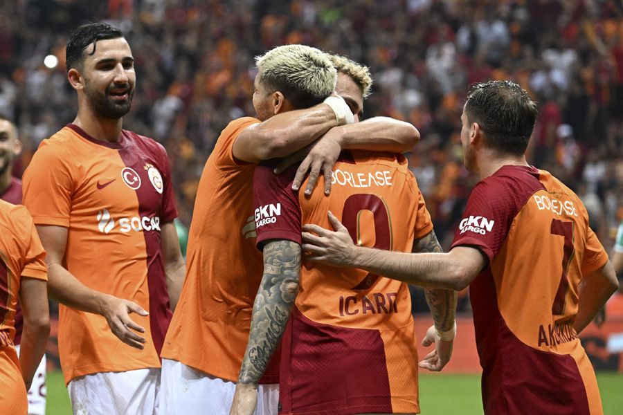 Okan Buruk ne yaptıysa olmadı! 20 milyon euro'luk yıldız orta yapamıyor 4